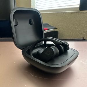 Powerbeat Pros by Dre